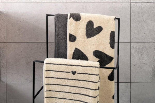 Frottierserie "HEART BEATS LINES" & "HEART" basalt